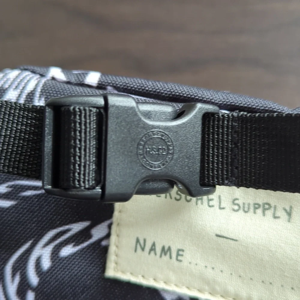 Herschel Black & Blue Small Belt Bag Crossbody Hip Pack Gorpcore Travel
